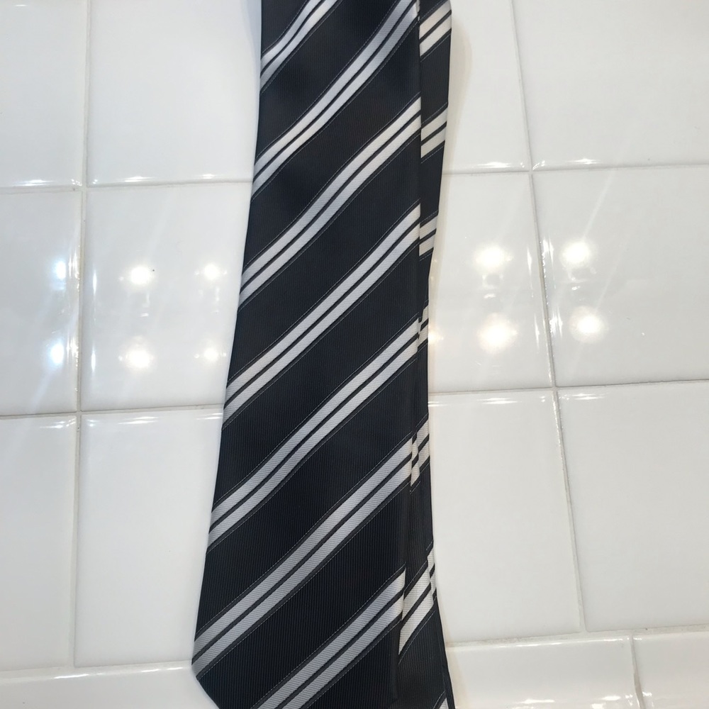 Uomo vetti tie